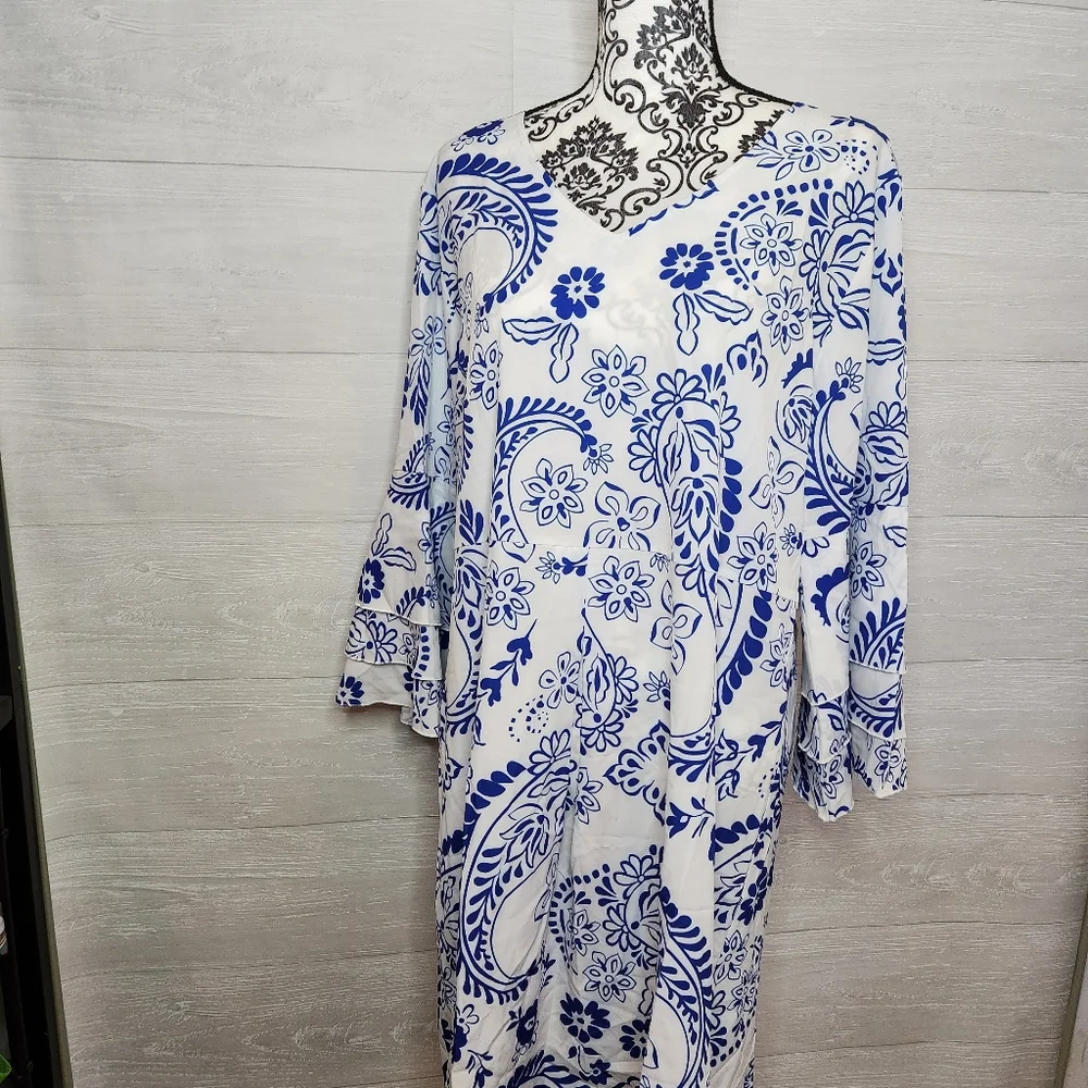 Dress - Picture 9 of 9